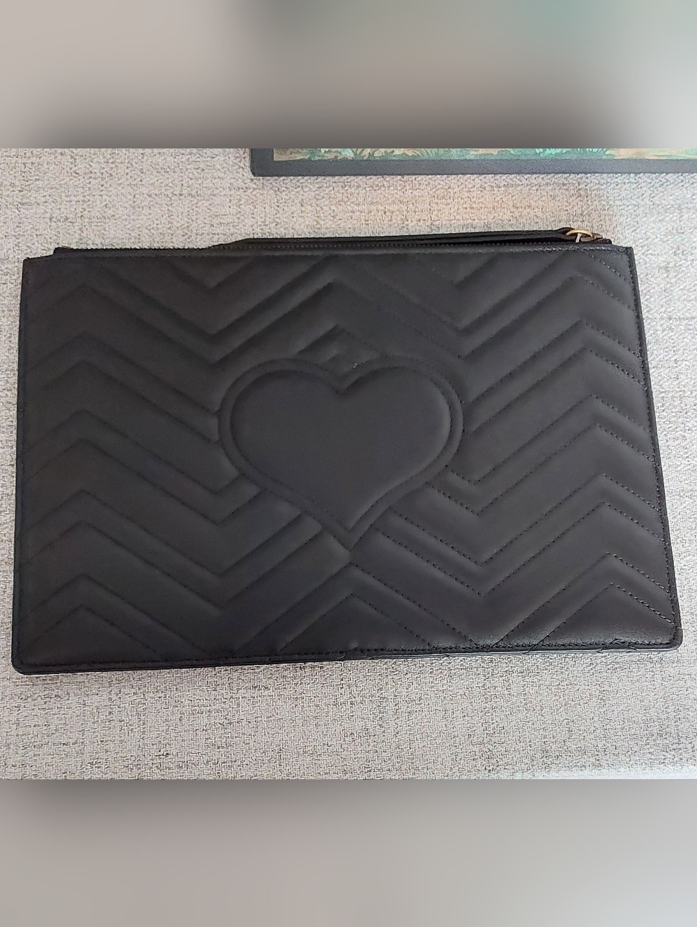 Gucci Marmont Animal Studs 2.0 Pouch - Picture 7 of 12